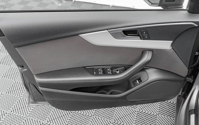 Audi A4 cena 137850 przebieg: 84444, rok produkcji 2020 z Nysa małe 781